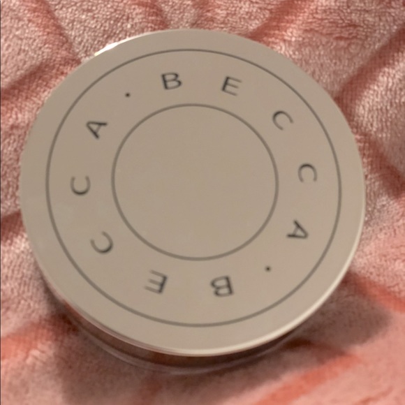 BECCA - Hydra-Mist Set and refresh face powder - Picture 2 of 4